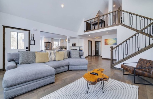 Lackawaxen Casa | Poconos Masthope 4BR Ski Big Bear Sauna-Lake-Pools
