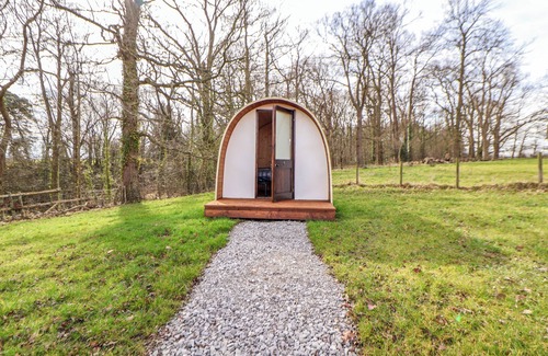 Saint Asaph Cabaña | POD 6, pet friendly, country holiday cottage in St Asaph