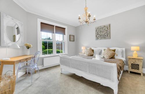 Worthing Apartamento | Poets Apartment with Free Parking By My Getaways