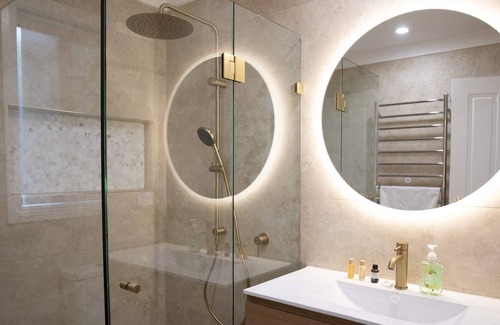 Bateau Bay Casa | Poets Corner Retreat