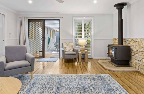 Bateau Bay Casa | Poets Corner Retreat