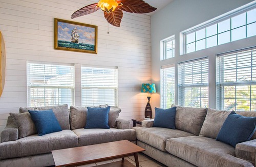 Sand Point Casa | Point Break | Pet Friendly, Outdoor Shower!
