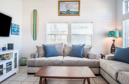 Sand Point Casa | Point Break | Pet Friendly, Outdoor Shower!