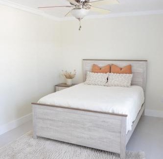 Mid Island Casa | Point Break! Walk to Beach - Cozy Beach Family Cottage with Pool