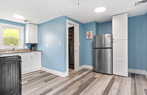 Narragansett Casa | Point Judith Cottage near Scarborough Beach