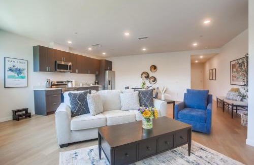 Point Loma Heights Casa | Point Loma Executive Loft 112