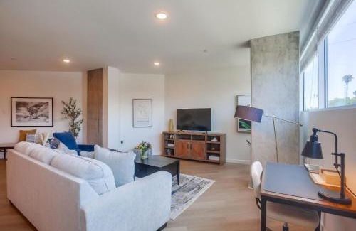 Point Loma Heights Casa | Point Loma Executive Loft 112