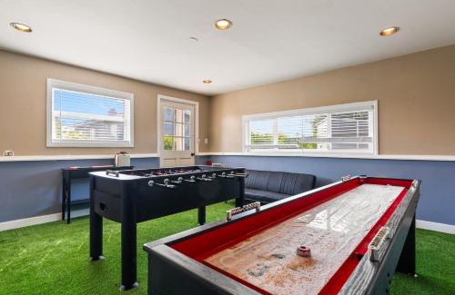 Point Loma Heights Casa | Point Loma Home w Putting Green Firepit Game Room Beach Access Zola Street by AvantStay