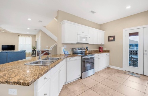 Fort Morgan Pines Casa | 🌴Point of View: Steps from the Sand, Pools & Fun!🌴