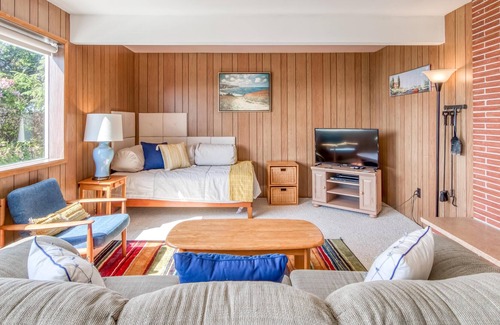 Nelscott Casa | Point of View