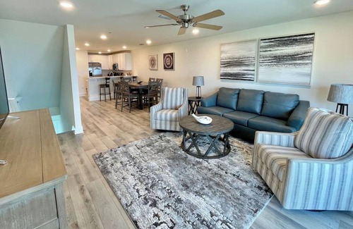 Innerarity Townhomes Casa | Point Serenity: Beautiful Views & 2 Kayaks!