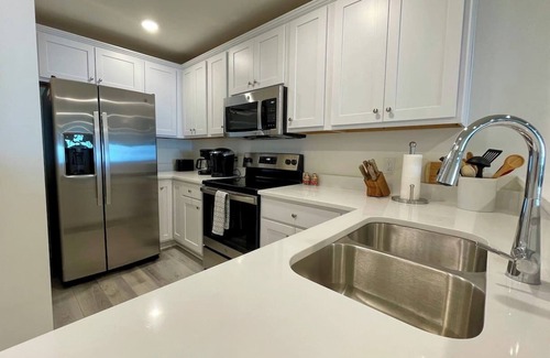 Innerarity Townhomes Casa | Point Serenity: Beautiful Views & 2 Kayaks!