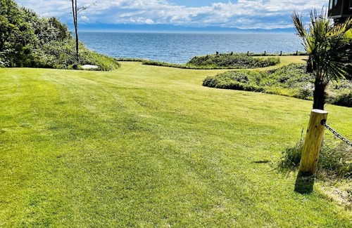 Juan de Fuca Electoral Area Casa | Points West Oceanfront Resort 2 Bed Suite