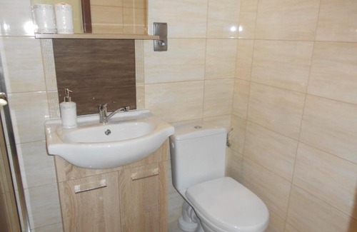 Rusinowo Casa | Pokój trzyosobowy nr 2 z prywatną łazienką L. Wójtowicz