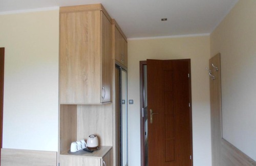 Rusinowo Casa | Pokój trzyosobowy nr 2 z prywatną łazienką L. Wójtowicz
