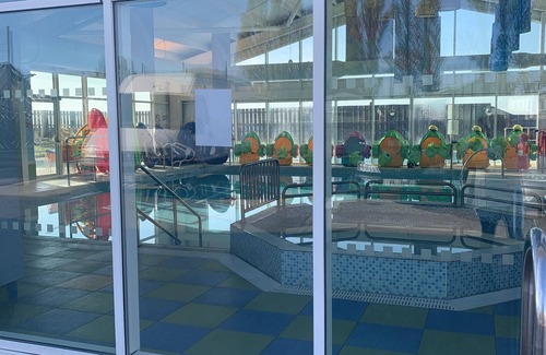 Colchester Casa | Poker Dot Getaway 2 - Stay-play-getaway