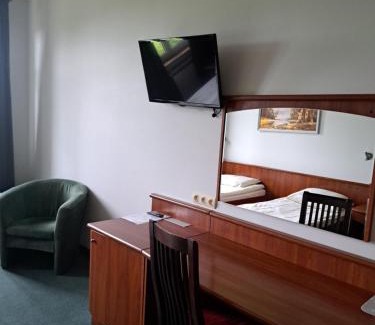 Tomaszow Mazowiecki Apartamento | Pokoj trzyosobowy osobne łóżka Quick Check In