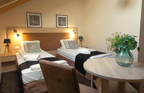 Mikoow Hotel | Pokoje gościnne Restauracja u Kusia