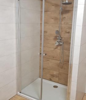 Gostynin Apartamento | Pokoje gościnne vis a vis Retro