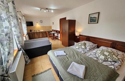 Wiele Casa | Pokoje i Domki PRZY LEŚNICZÓWCE