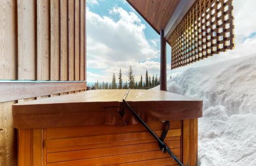 The Forest Casa | Polar Peak