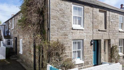 Mousehole Casa | Poldark Charming Mousehole Cottage with Net Loft