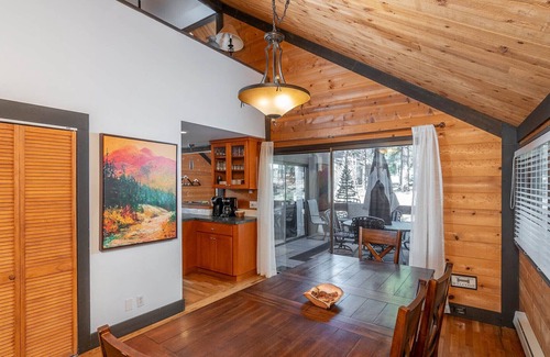 Overlook Park Casa | Pole House 28