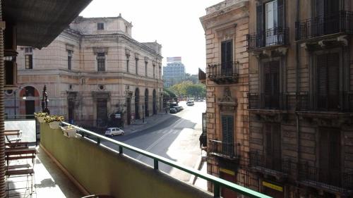 Palermo Cama Y Desayuno | Politeama Center