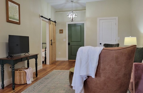 Laurel Condominio | Polly at the Laurel Lofts