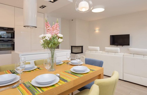 Pruszkow Casa | Polnych Maków 35 | Elegant House | Parking