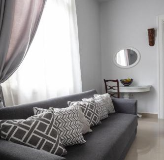 Athens City Centre Apartamento | Polytimon, an Athenian neoclassical apartment