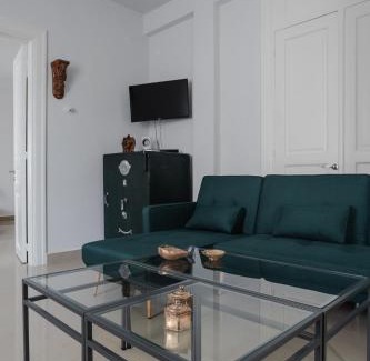 Athens City Centre Apartamento | Polytimon, an Athenian neoclassical apartment