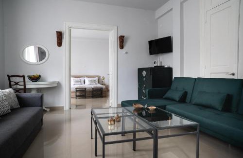 Athens City Centre Apartamento | Polytimon, an Athenian neoclassical apartment