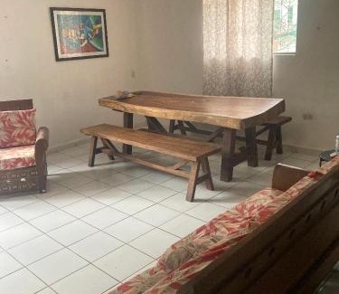 Emiliano Zapata Apartamento | Pompeian Pizza