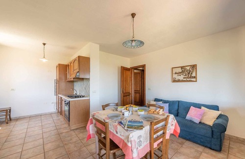 Siniscola Apartamento | CASA POMPIA 1: casa de vacaciones de tres habitaciones rodeada de vegetación, 6 personas