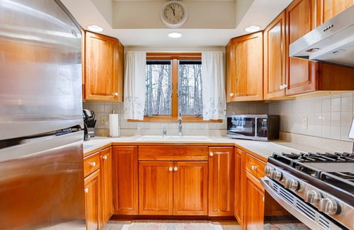 Hammondsport Casa | Pond Cottage: "Private Pond + Pet Friendly + Close to Wineries!"