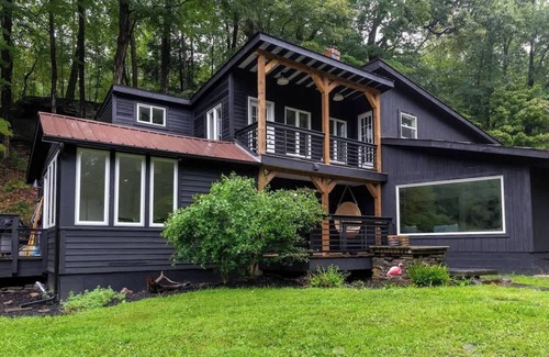 Saugerties Cabaña | Pond & Sauna at Black Ridge Cottage in Woodstock