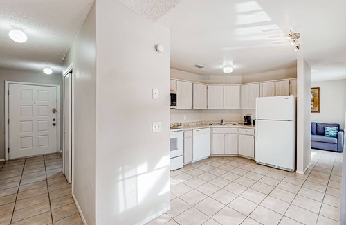 Indian Ridge Casa | Pond-view home with private pool & game room- dog-friendly