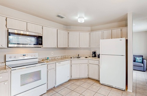 Indian Ridge Casa | Pond-view home with private pool & game room- dog-friendly