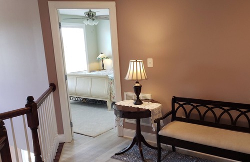 Ridgeway Casa | Pond View Room