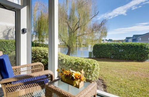 Sunset Beach Apartamento | Pond Views and Community Perks Sunset Beach Condo!