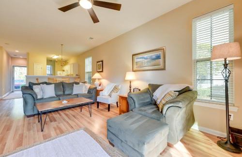 Sunset Beach Apartamento | Pond Views and Community Perks Sunset Beach Condo!