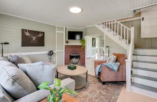 Presque Isle Casa | Pond Views Spacious Family Home in Presque Isle!