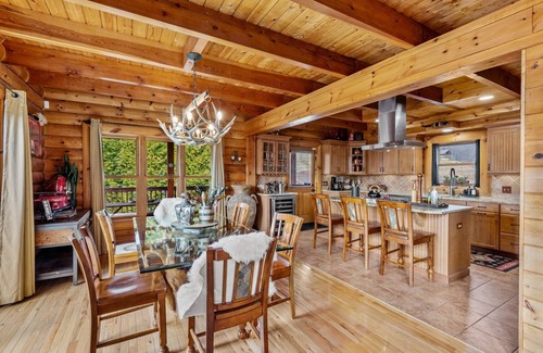 Vilas Cabina | Ponderosa 1887 - 300 degree views, 3 ensuites, hot tub, pool table