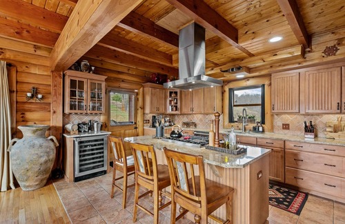 Vilas Cabina | Ponderosa 1887 - 300 degree views, 3 ensuites, hot tub, pool table