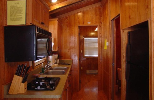 Lotus Complejo | Ponderosa Camping Resort One-Bedroom Cabin 2
