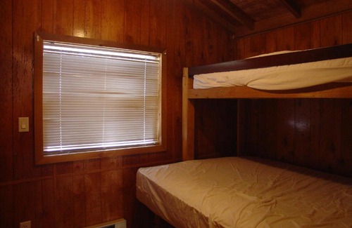 Lotus Complejo | Ponderosa Camping Resort One-Bedroom Cabin 2