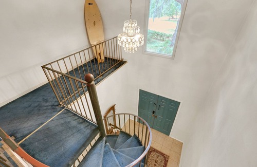 Gainesville Casa | Ponderosa Off The Beaten Path 5 Bedroom Farmhouse