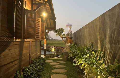Lodtunduh Villa | Pondok Eka Wood