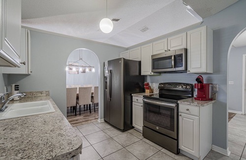 Sunridge Woods Casa | Pondside Paradise Beautiful 4 bedroom pond facing pool home